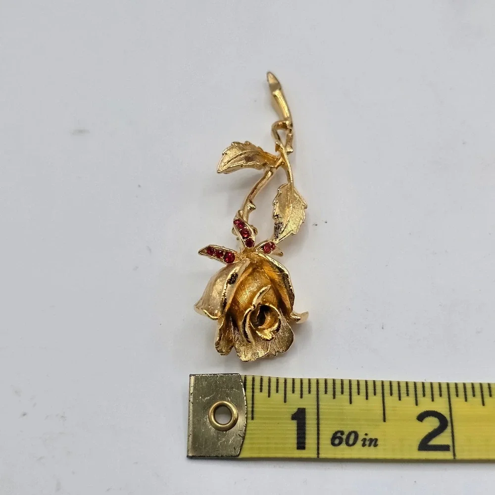 Gerrys Vintage Gold Tone Long Stem Rose Brooch Red Rhinestone Floral Pin